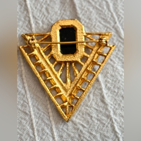 Chevron Brooch Pin Art Deco Revival Black Faux Stone Gold ToneTriangle 0670 P - Picture 5 of 8